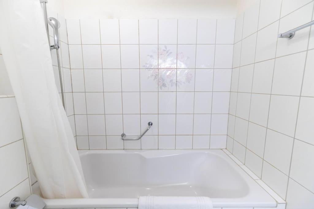 Executive 1 Bedroom Flat, City Center Zurich Bagian luar foto