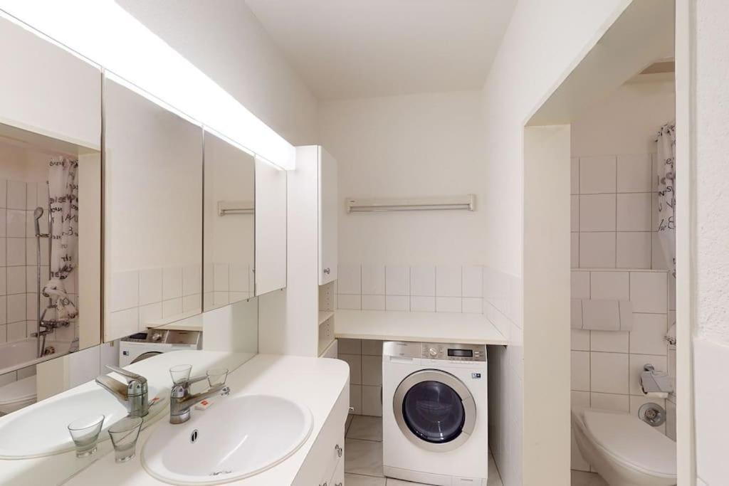 Executive 1 Bedroom Flat, City Center Zurich Bagian luar foto