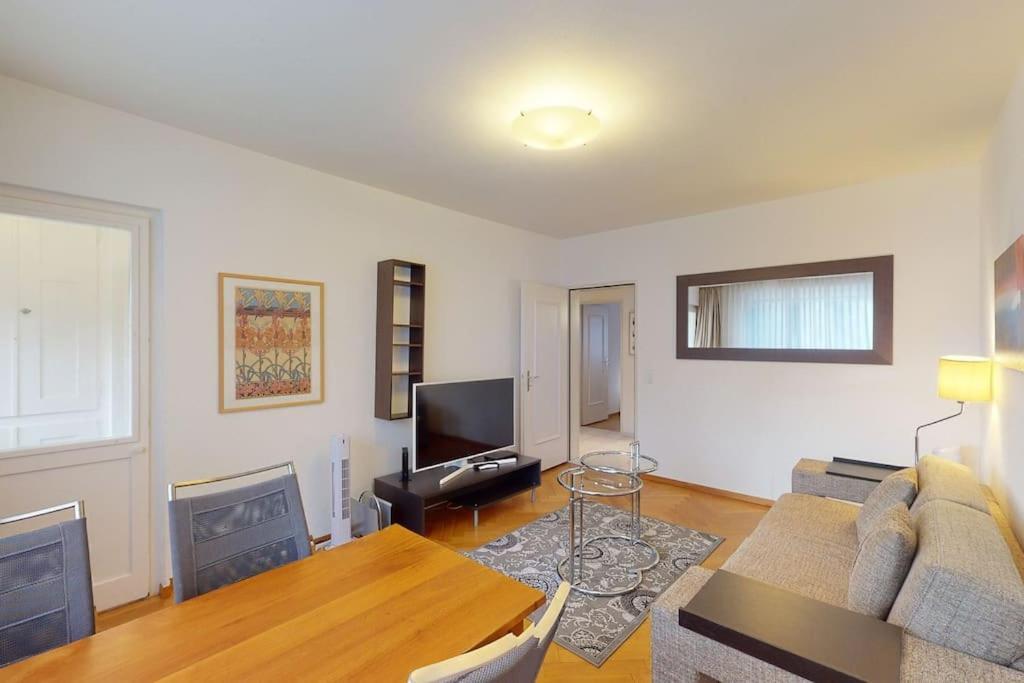 Executive 1 Bedroom Flat, City Center Zurich Bagian luar foto